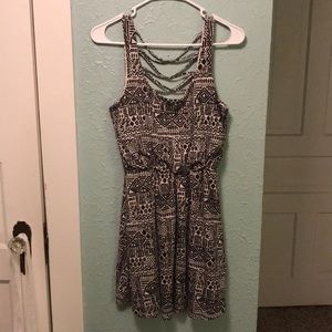 Casual black and white aztec print dress